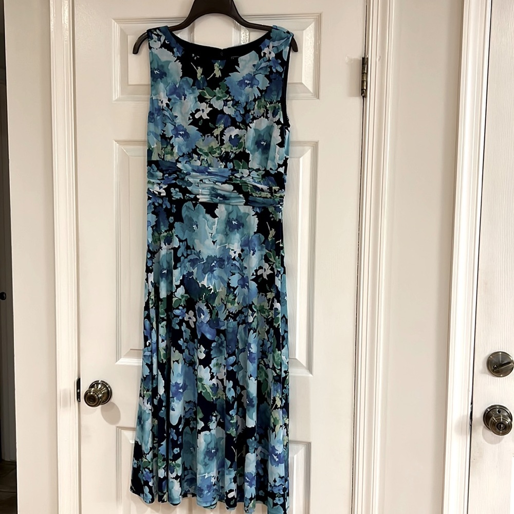 Jessica Howard floral midi dress